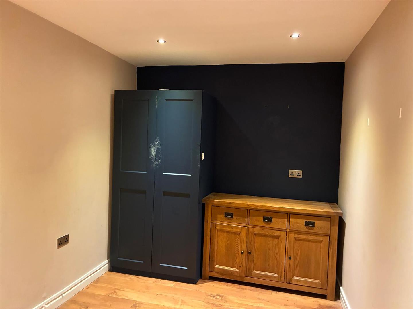 Two Storey Retail/Business Unit, Dinas House, Wick Road, Ewenny, Vale of Glamorgan, CF35 5BL